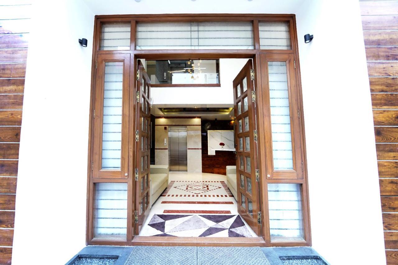 SS CROWN inn Bangalore Exterior foto